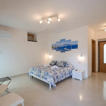 Grazie Papa - The Beginning Of The Path Of The Gods Apartment