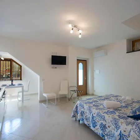 Grazie Papa - The Beginning Of The Path Of The Gods Apartment