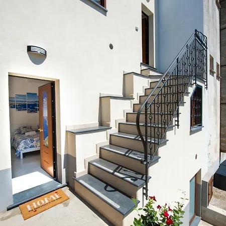 Grazie Papa - The Beginning Of The Path Of The Gods Apartment