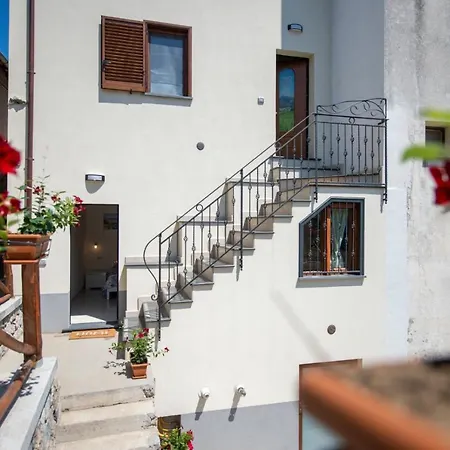 Grazie Papa - The Beginning Of The Path Of The Gods Apartment *