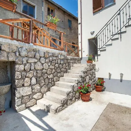 Grazie Papa - The Beginning Of The Path Of The Gods Apartment